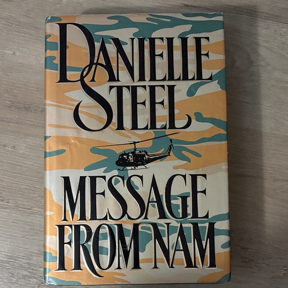 Danielle Steel 'Message from Nam' Hardcover Book - Picture 1 of 4